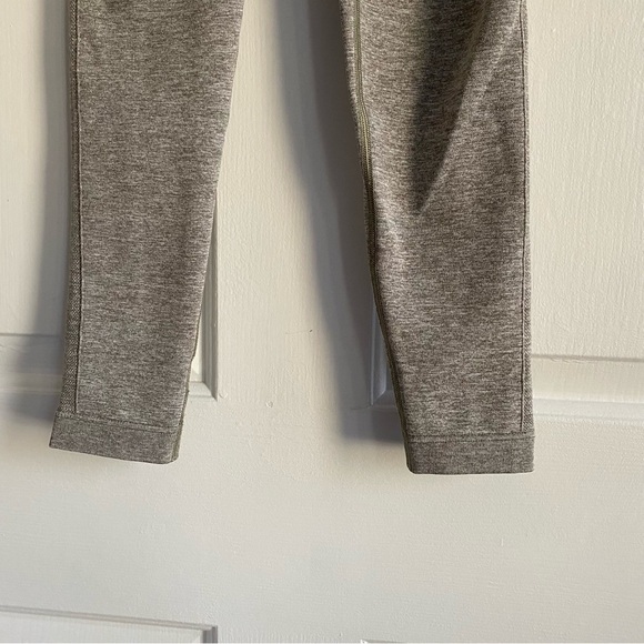 Gymshark‎ Vital Seamless Workout Leggings Gray Pink Logo Womens Size XS - Picture 3 of 5